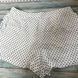 Nwt kate Spade linen blen Shorts White Polka Dot Shorts size L